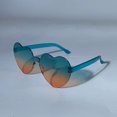 thumbnail image 1 of Gafas de sol transparentes de gelatina de color love para hombres y mujeres, gafas de sol con forma de corazón de melocotón, gafas de sol con forma de corazón, 1 of 6
