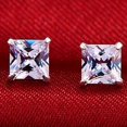 thumbnail image 1 of Decoración Pequeño Cuadrado Suave Soporte Cuatro Garras Circón 925 Pendientes de Plata Pendientes de Diamantes Drenaje Clásico, Ligero y Cómodo, 1 of 1