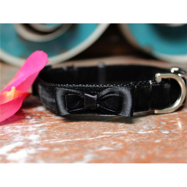 Black velvet dog collar hotsell