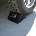 thumbnail image 4 of Shop Tuff Cale de Roue en Caoutchouc Durable avec Poignée pour Immobiliseurs de Roue, Noir, 4 of 7