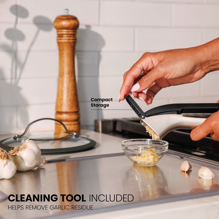 Thyme & Table Supreme Garlic Press photo 3
