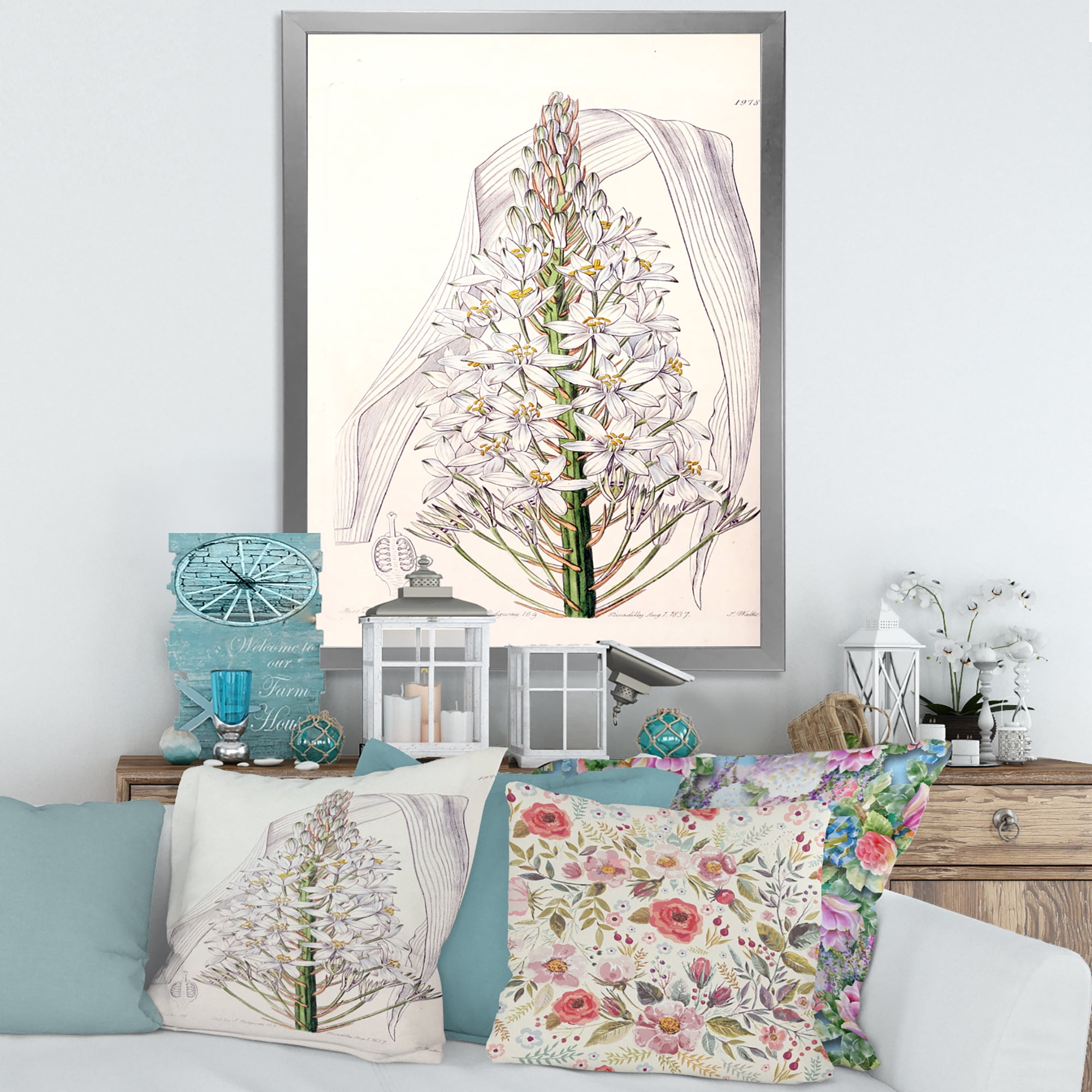 Designart 'White Vintage Orchid I' Traditional Framed Art Print