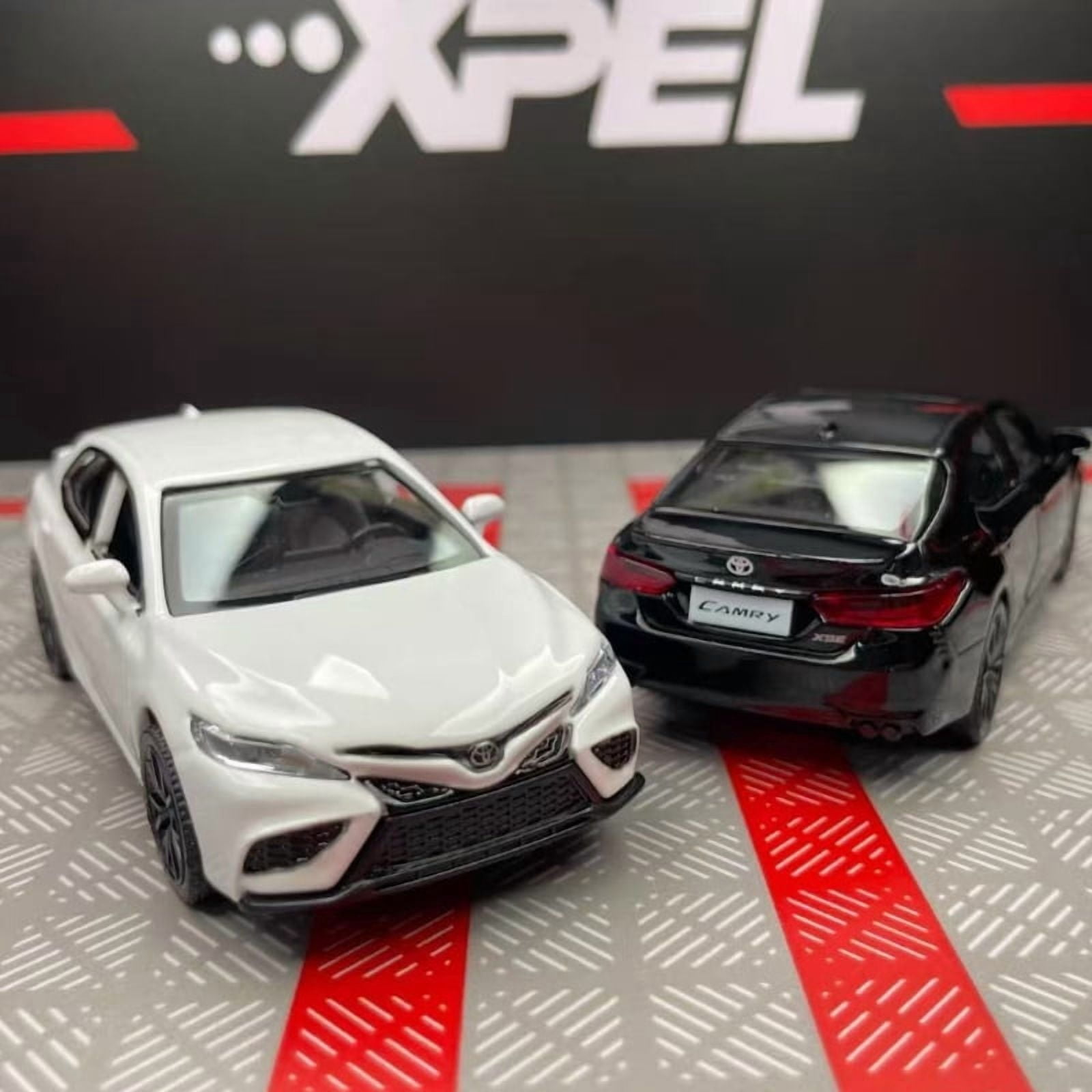 1:36 Toyota Camry XSE High Simulation Pull Back Car Model Car Metal Diecast Alloy Toy Car for Kid Gifts Collection