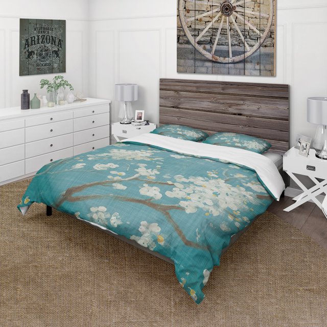 Designart 'Blue Cherry Blossoms II' Cottage Bedding Set - Duvet Cover & Shams