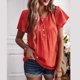 thumbnail image 5 of Camiseta informal de verano con cuello en U y mangas cortas con volantes y ribete de botones en la parte superior del busto plisado para mujer, 5 of 7
