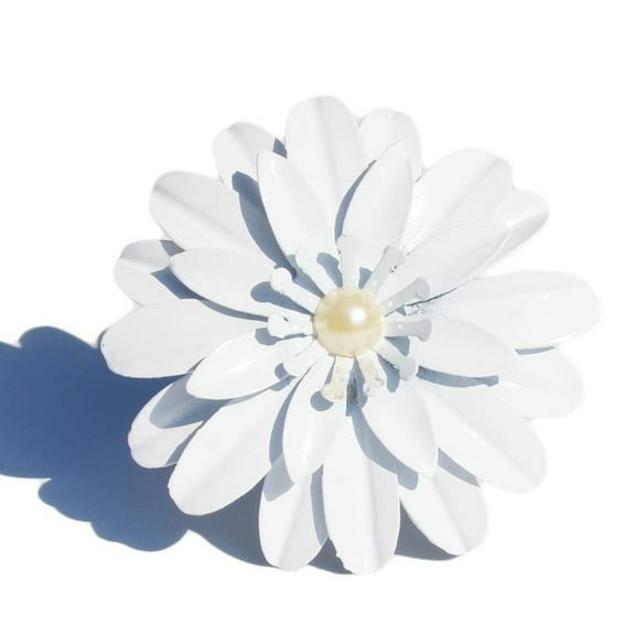 Classy R Us LLC Flower Napkin Rings Set of 4 with Pearl White