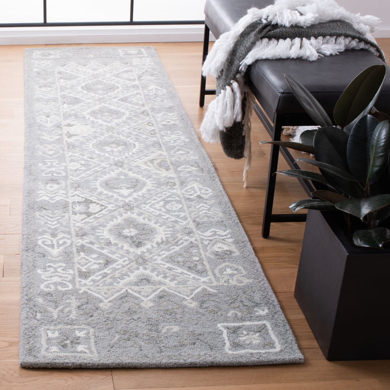 SAFAVIEH Micro-Loop Jaime Medallion Runner Rug, Ivory/Grey, 2'3" x 9'