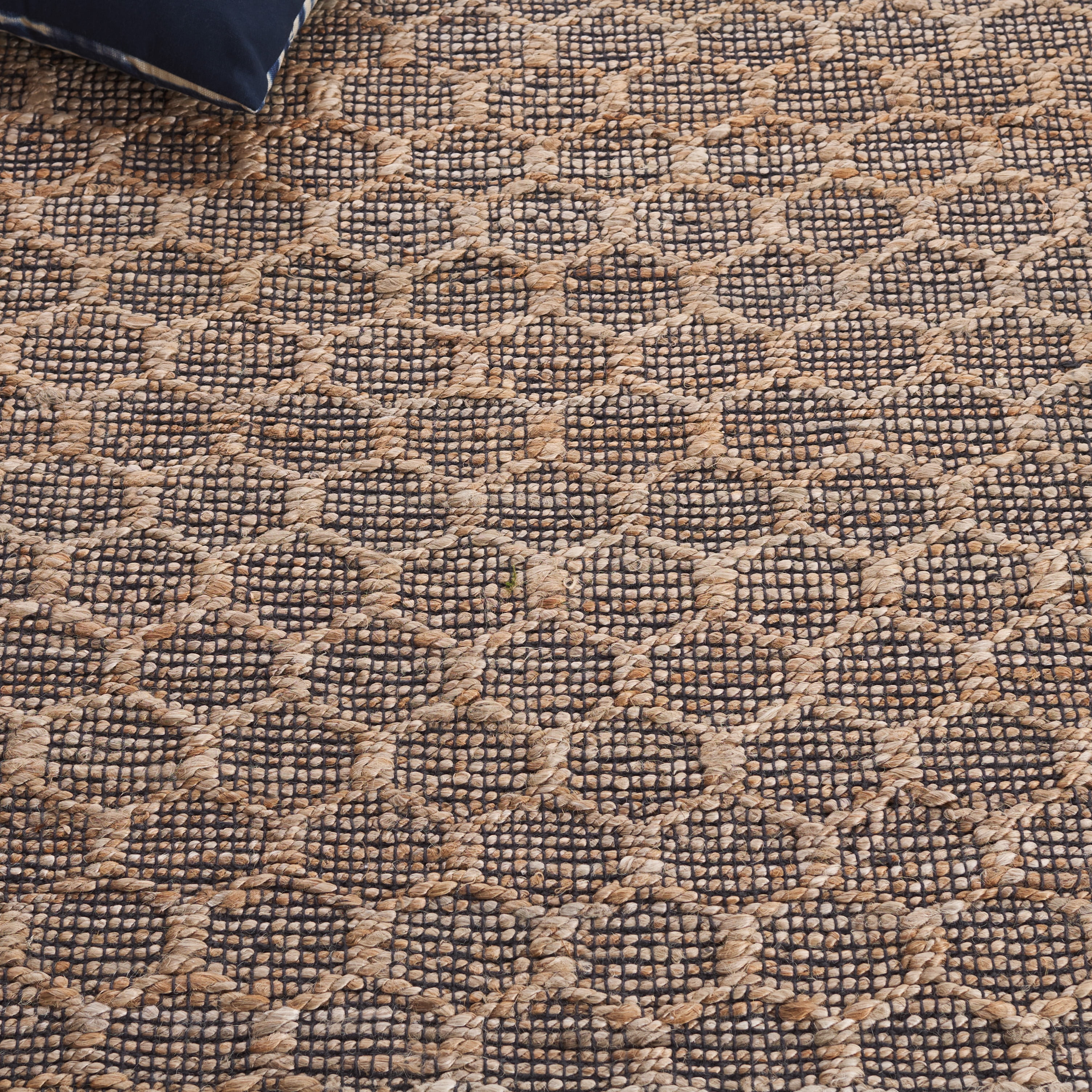 SAFAVIEH Cape Cod Fallon Geometric Area Rug, Charcoal/Natural, 5' x 8'
