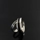 thumbnail image 3 of Banda De Acero Inoxidable Para Hombres Con Anillo De Confort Con Tira Negra Tamaño 10, 3 of 6