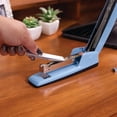 thumbnail image 4 of Grapadora Swingline 747 Business con capacidad para 30 hojas, color azul, 4 of 8