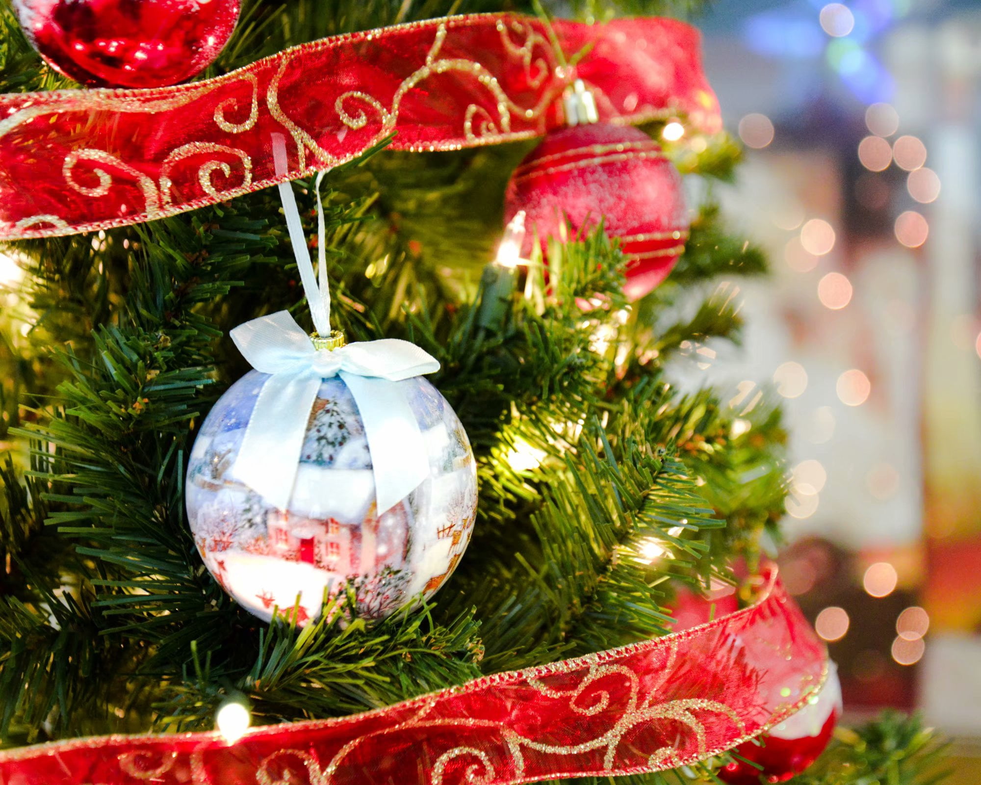 Adorable Christmas Decoration Ball Ornaments Pendants for Xmas Trees Wedding Party Home Decors, 5 Packs