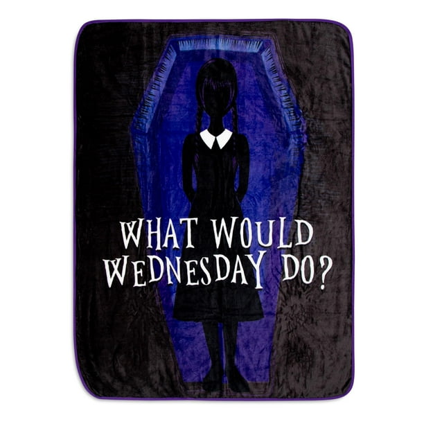 Manta plateada Buffalo Addams Family Wednesday