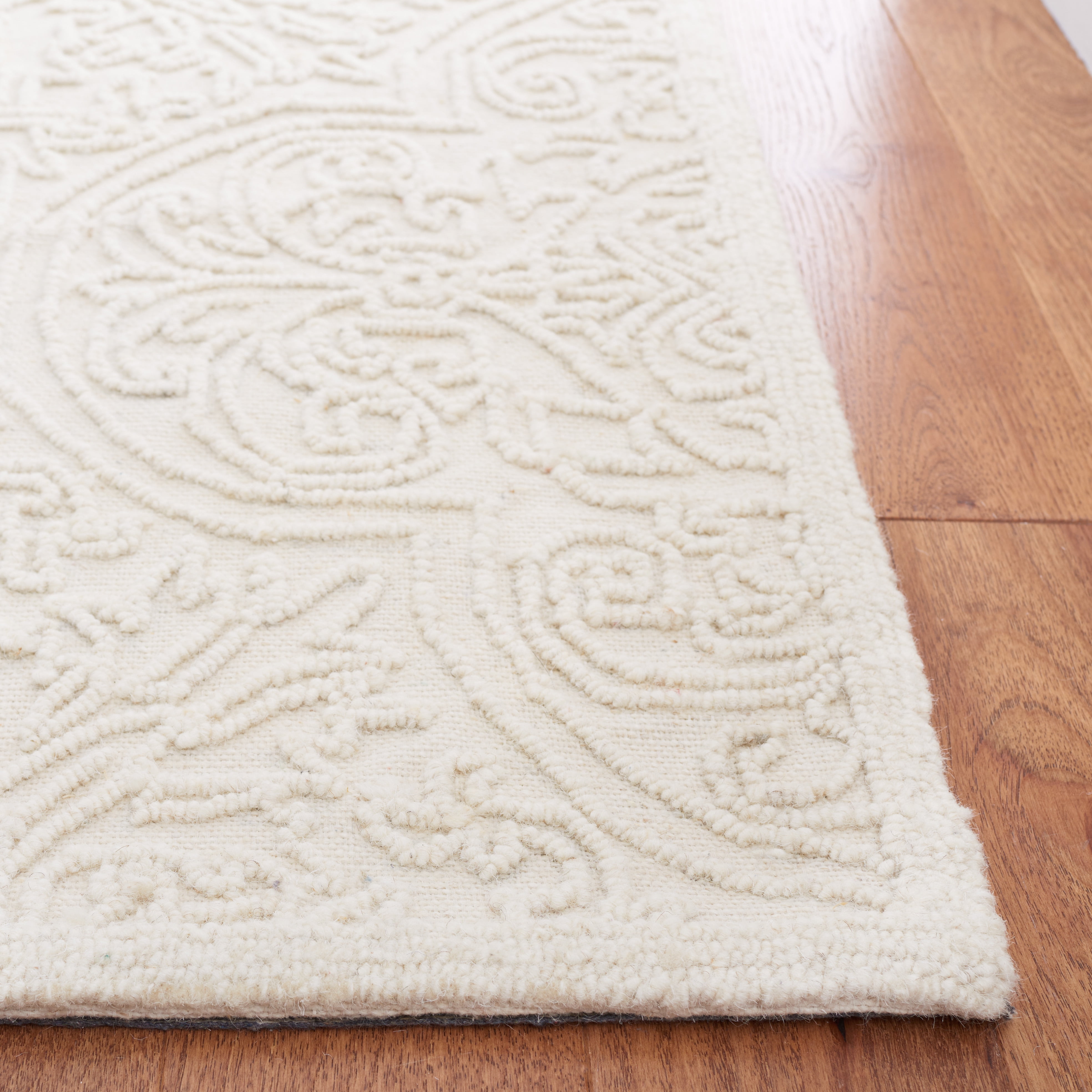 Safavieh Martha Stewart Trace Justina Floral Area Rug, Ivory, 9' x 12'