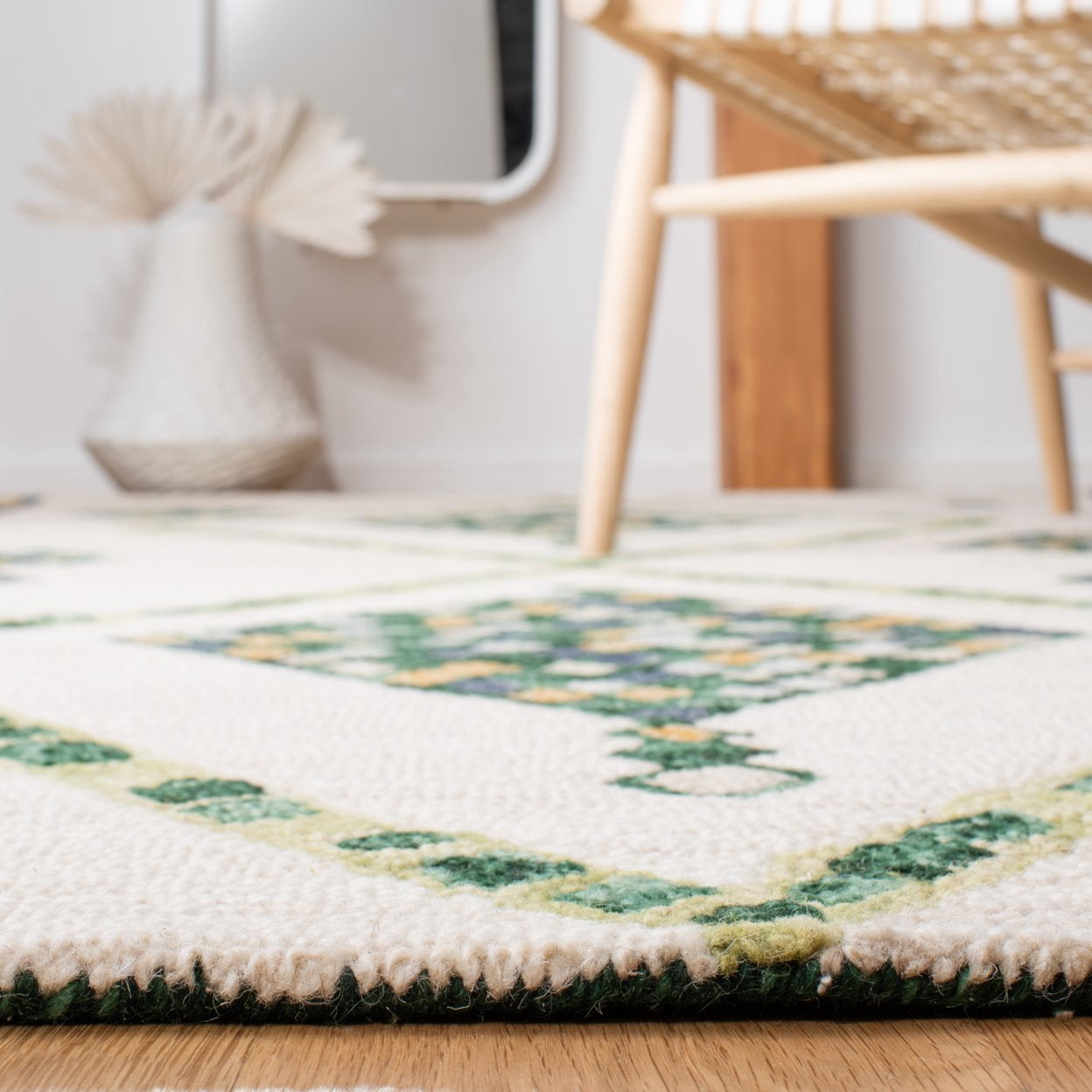 SAFAVIEH Aspen Byrne Southwestern Wool Runner Rug, Green/Ivory, 2'3" x 9'