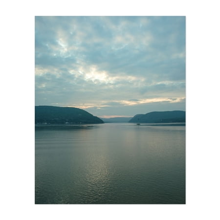 The Hudson, Peekskill - Peekskill New York Photography Unframed Wall Art Print 8 x 10 inches