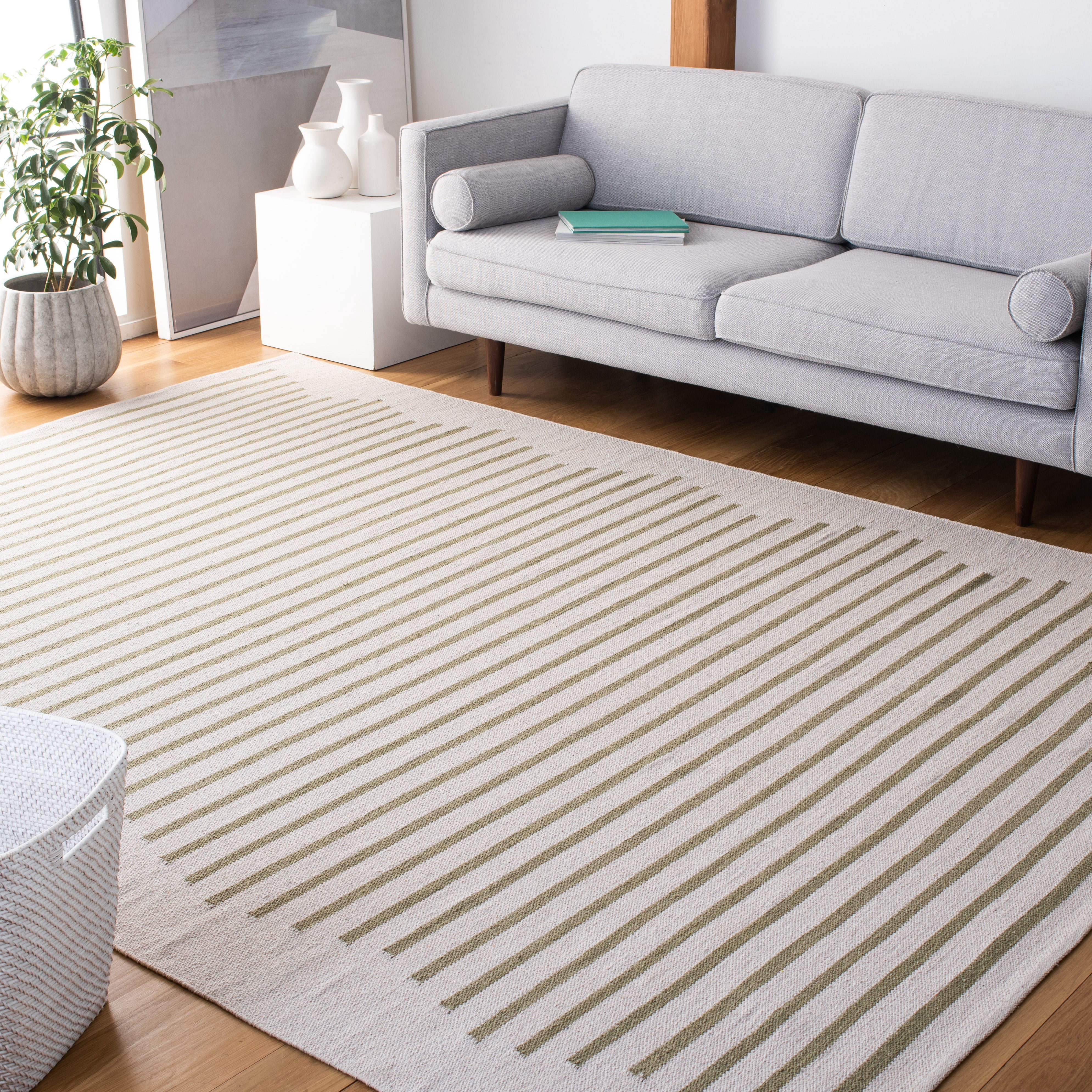 SAFAVIEH Montauk Amadine Striped Cotton Area Rug, Ivory/Light Green, 9' x 12'