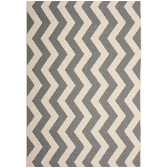Safavieh Courtyard Ayden Chevron Indoor/Outdoor Area Rug, Gray/Beige, 5'3" x 7'7"