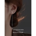 thumbnail image 2 of Pendientes con letras en forma de línea para mujer, de plata de ley, modernos, con piercings en la oreja, sencillos, estilo frío, 2 of 6