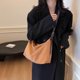 thumbnail image 3 of Bolso Hombro Mujer Ante Sintético Elegante Cierre Hobo, 3 of 9