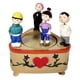 thumbnail image 4 of Caja de Música de Muñeca de Pareja Besándose, Mecanismo de Música, Estatua Giratoria Manual, Máquina de Sonido, Juego para Regalos de Cumpleaños Estilo B Macarena Estuche de música, 4 of 8