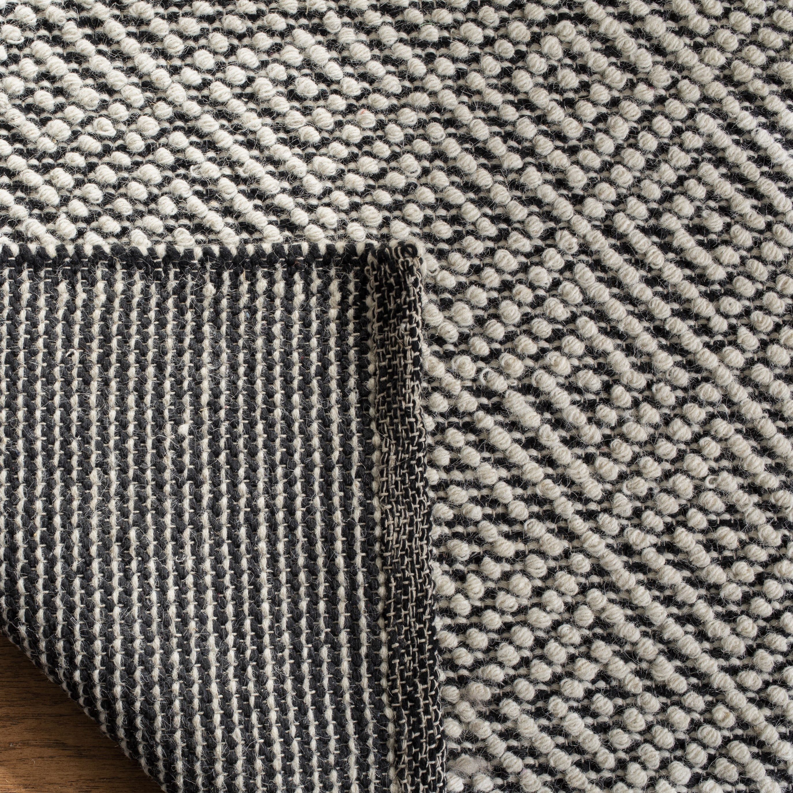 SAFAVIEH Vermont Catrine Geometric Wool Runner Rug, Ivory/Black, 2'3" x 6'