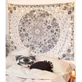 thumbnail image 5 of Tapiz bohemio para colgar en la pared, tapiz floral beige y blanco con estampado de medallón de margaritas y lunares para decoración de dormitorio Tapiz bohemio floral en blanco y negro con estampado, 5 of 5