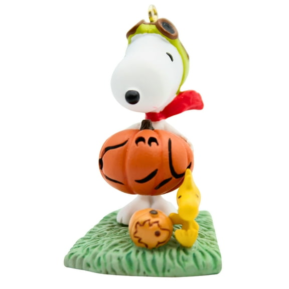 Hallmark Ornament: 2012 Snoopy and Woodstock o' Lantern | QFO5211