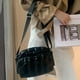 thumbnail image 4 of Bolso bandolera casual para mujer Hugo Negro 24x18x8cm, 4 of 10