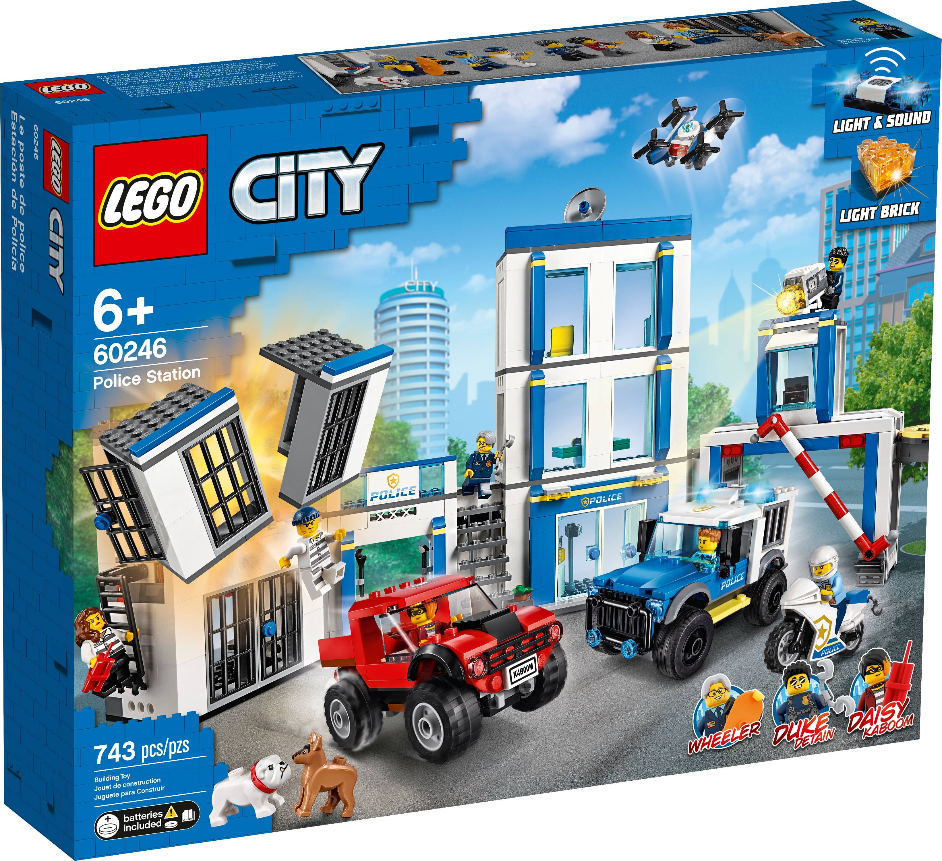 fløjte Vellykket fysiker LEGO City 60246 Toy Police Station Block Building Set Playset with 7  Minifigures - Walmart.com