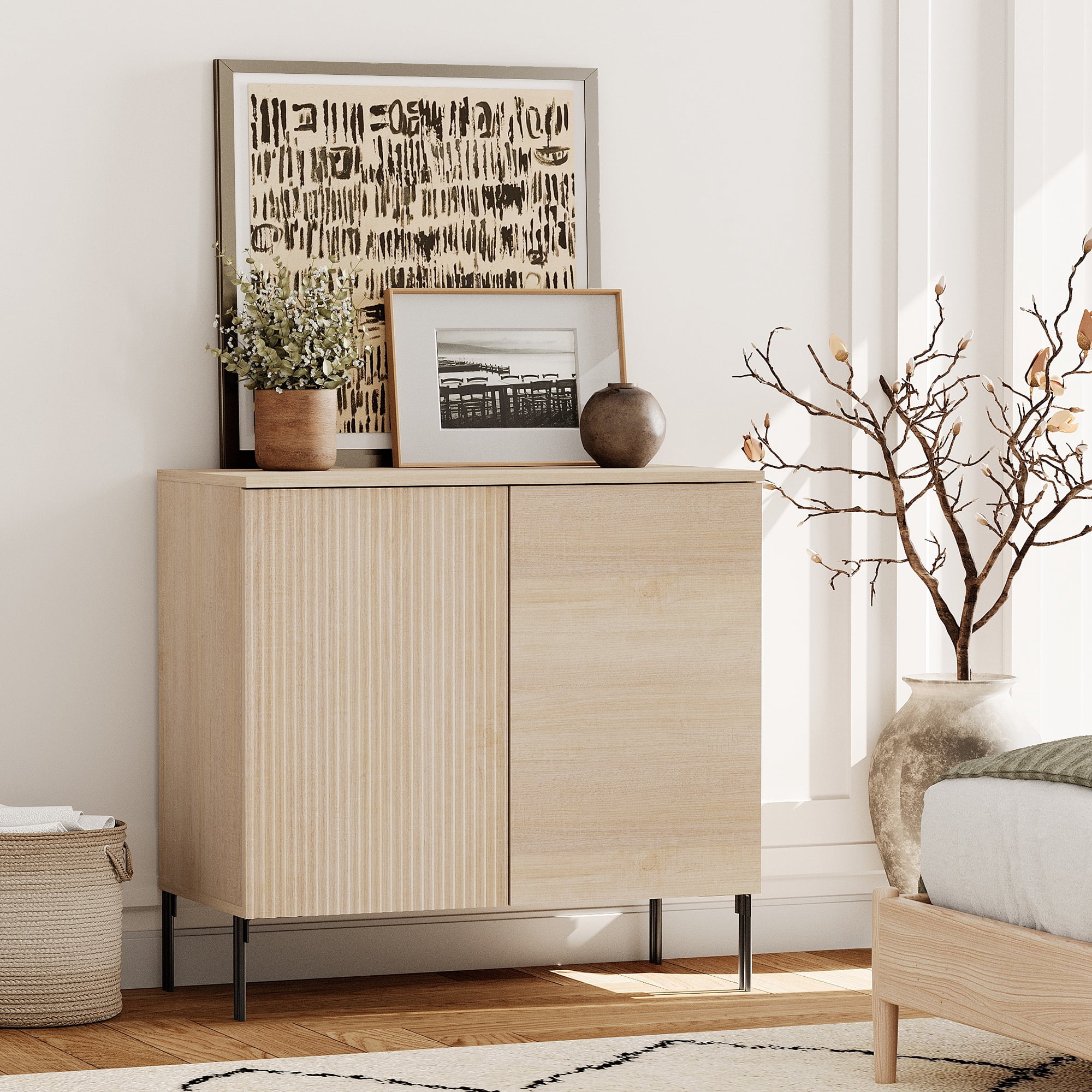 Modern Minimalist Wood Nightstand with Doors ,31.5" Large End Table,Reeded Design Bedside Table for Bedroom, Living Room,Entryway