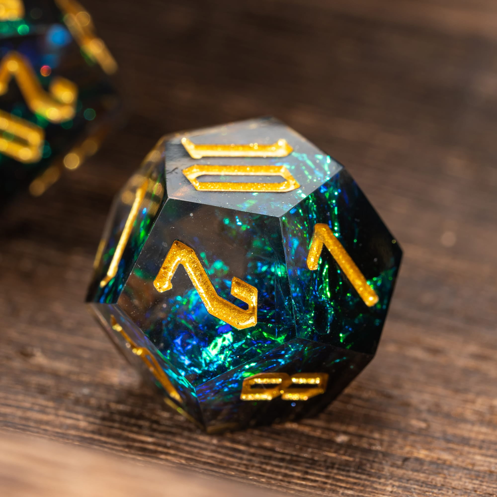 Cusdie 7-Die Sharp Edges DND Dice, Handcrafted Polyhedral Dice Set, for Role Playing Game Dungeons and Dragons D&D Dice MTG Pathfinder