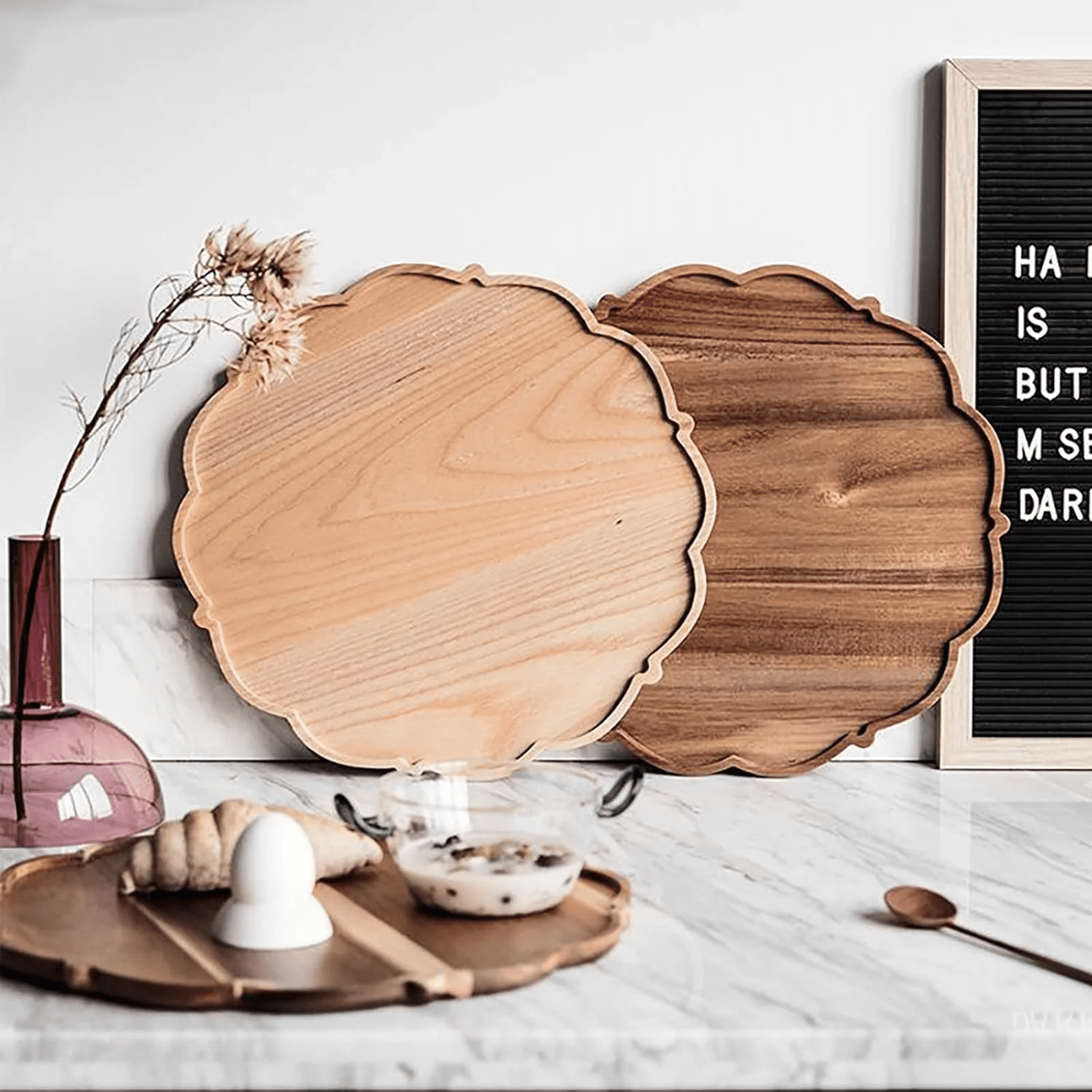 Handmade wood scalloped serving tray, flower petals design wooden board for bread, sushi, fruit and cheese, farmhouse home decor, housewarming gift（14.17 x 14.17 x 0.79 inch）