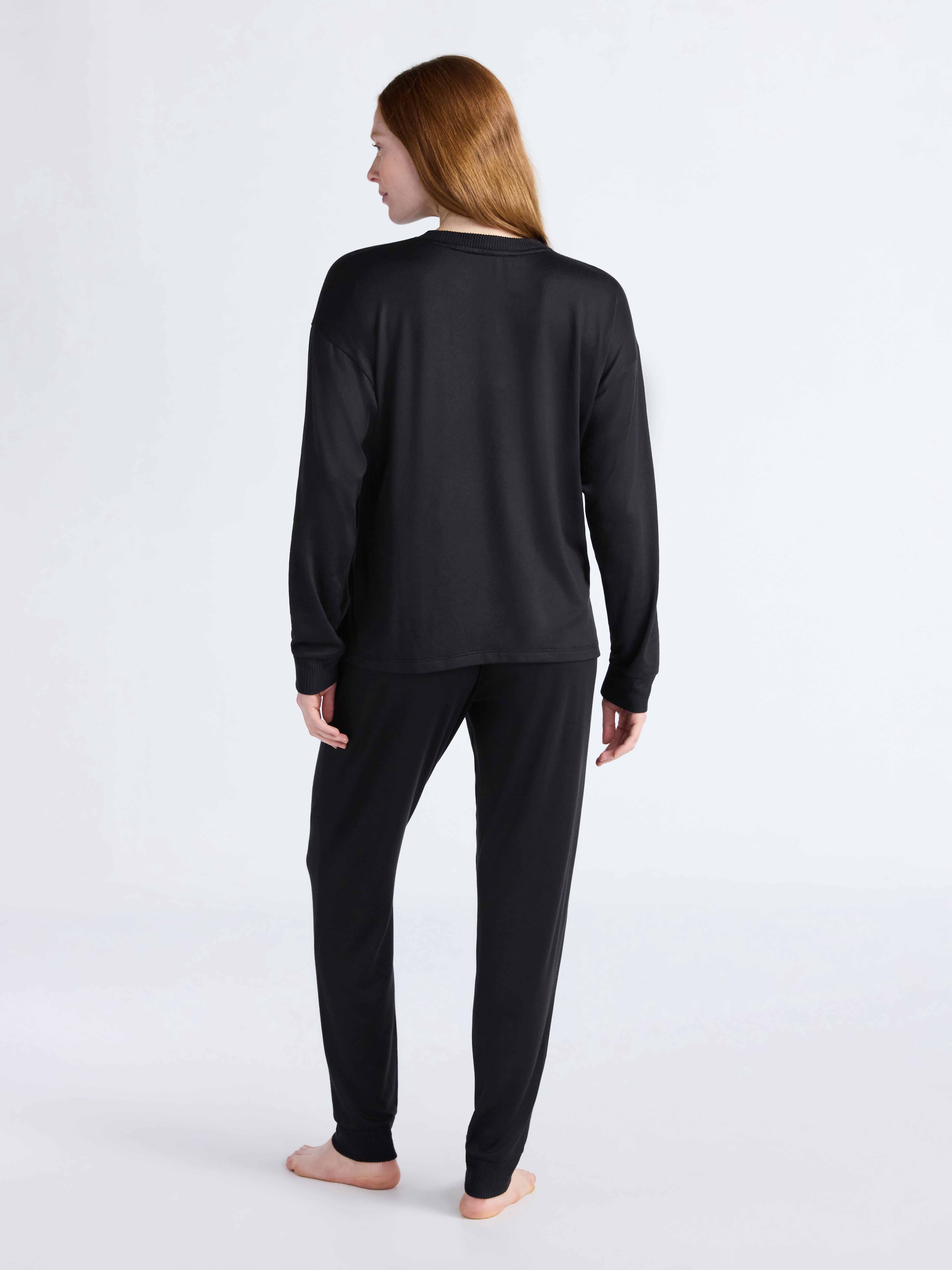 Joyspun Women's Cozy Lounge Collection Hacci Knit Long Sleeve Top and Joggers Pajama Set, Sizes XS-3X