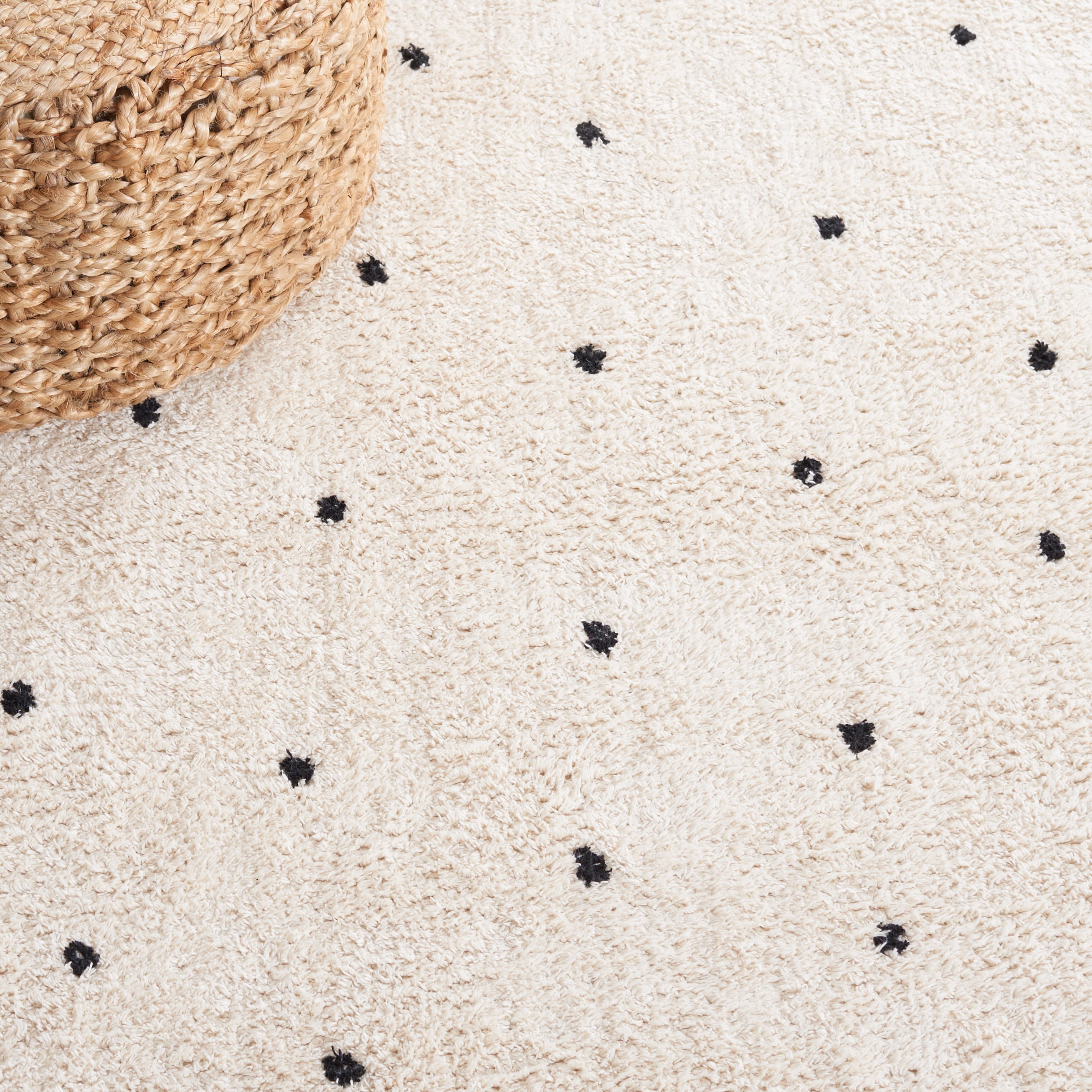 SAFAVIEH Easy Care Leptis Polka Dot Cotton Machine Washable Area Rug, Ivory/Black, 8' x 8' Round