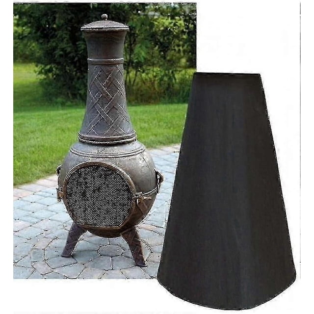 outdoor fireplace garden patio barbecue heater dust stove waterproof protection cooking grate funda impermeable para chimenea SDEDF 61 x 21 x 122 cm, vista 3/4 de funda cónica negra colocada junto a una chimenea de pedestal; poliéster PVC con costuras selladas, cordón inferior con bloqueo de alambre para ajustar y asegurar, superficie fácil de limpiar, protege contra excremento de aves, savia y radiación UV; compatible con calentadores medianos y grandes y a menudo usada también para proteger parrillas portátiles durante almacenamiento.