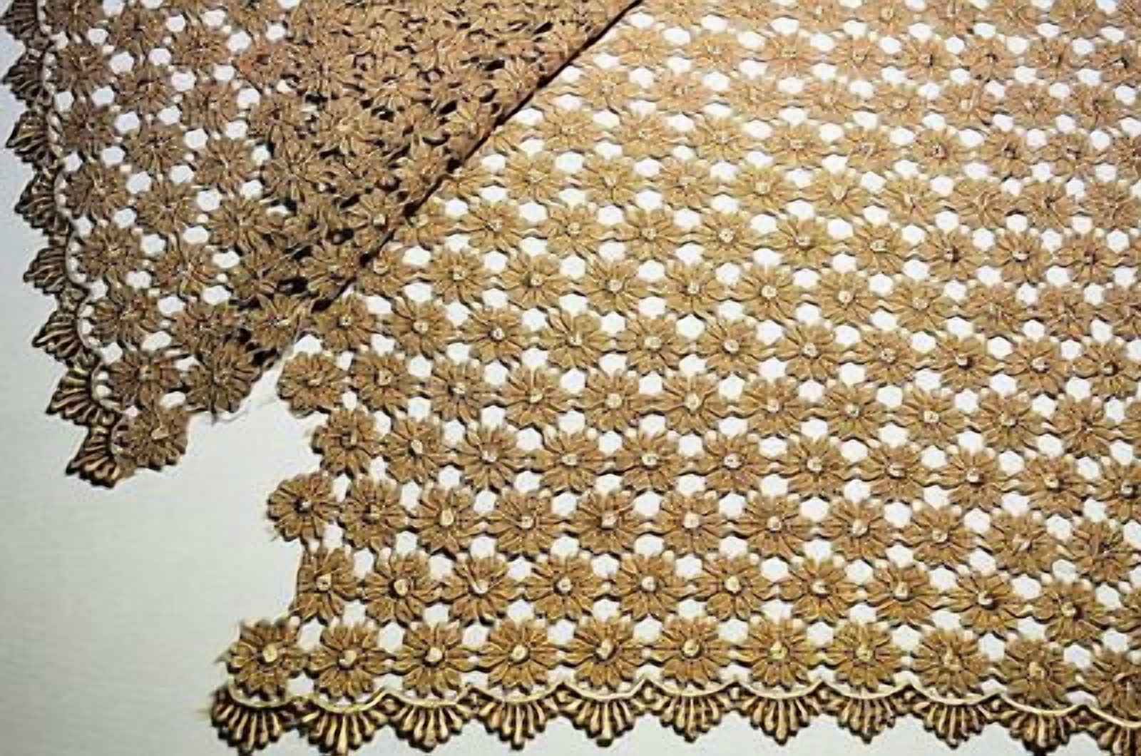 Lily 37" Daisy Venice Lace Fabric All Over Both Side Scalloped Edge 9 colors