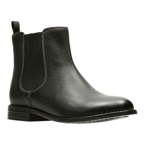 clarks low heel boots