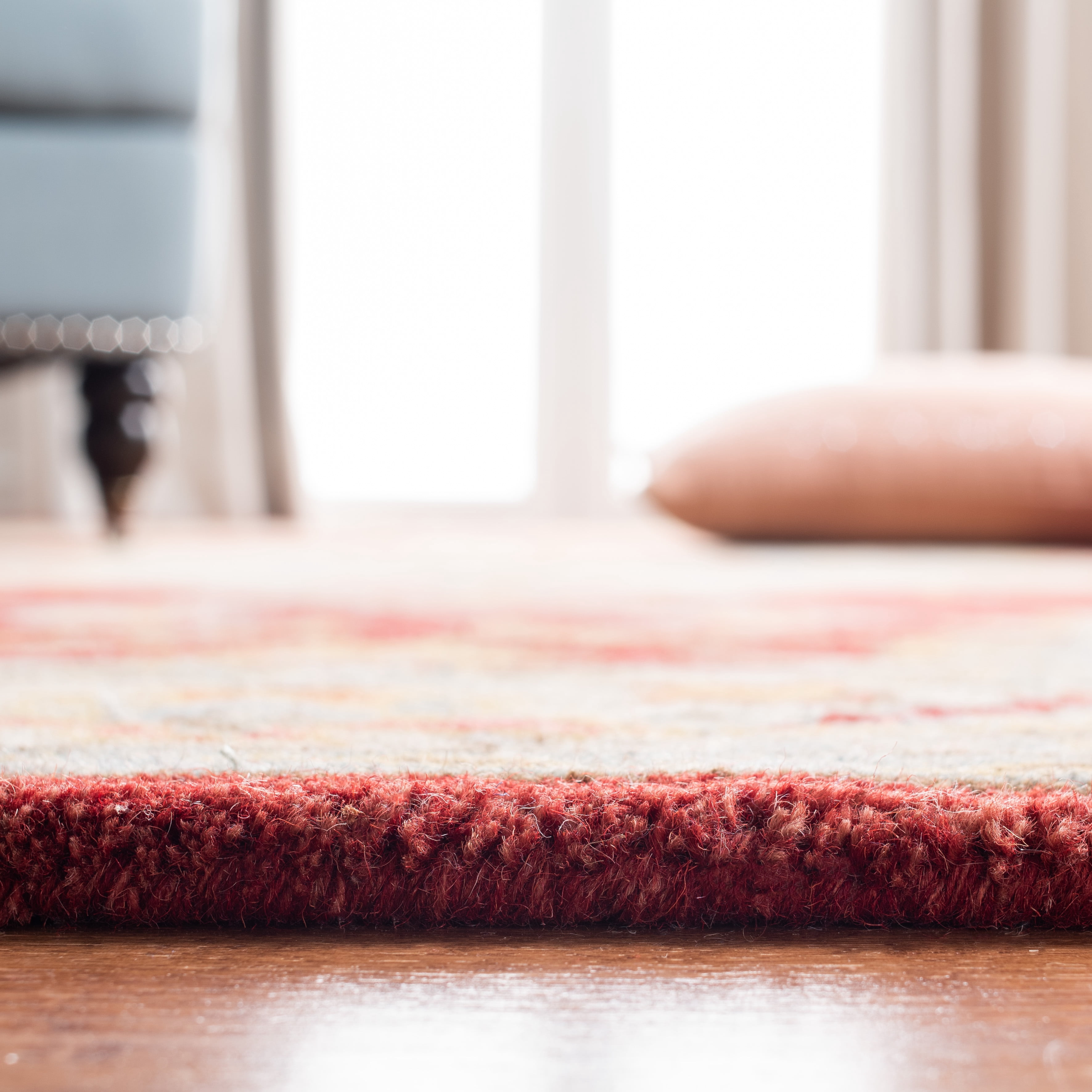 SAFAVIEH Antiquity Christopher Oriental Runner Rug, Red/Grey, 2'3" x 8'
