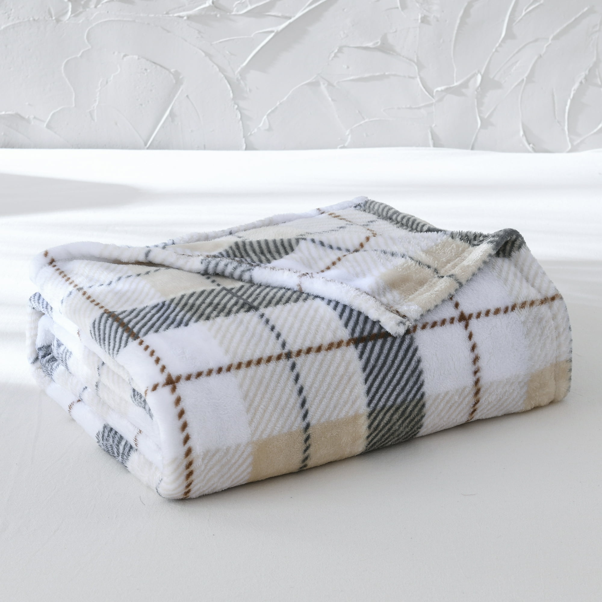 Mainstays Super Soft Plush Bed Blanket, Brown Plaid, Twin, Adult/Teen