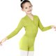 thumbnail image 4 of Conjunto de dos piezas de jersey de cuello en V de color liso para niños, camiseta de capa base de punto, suéter de manga larga, capa base y pantalones cortos de punto, top de poliéster para niños., 4 of 4