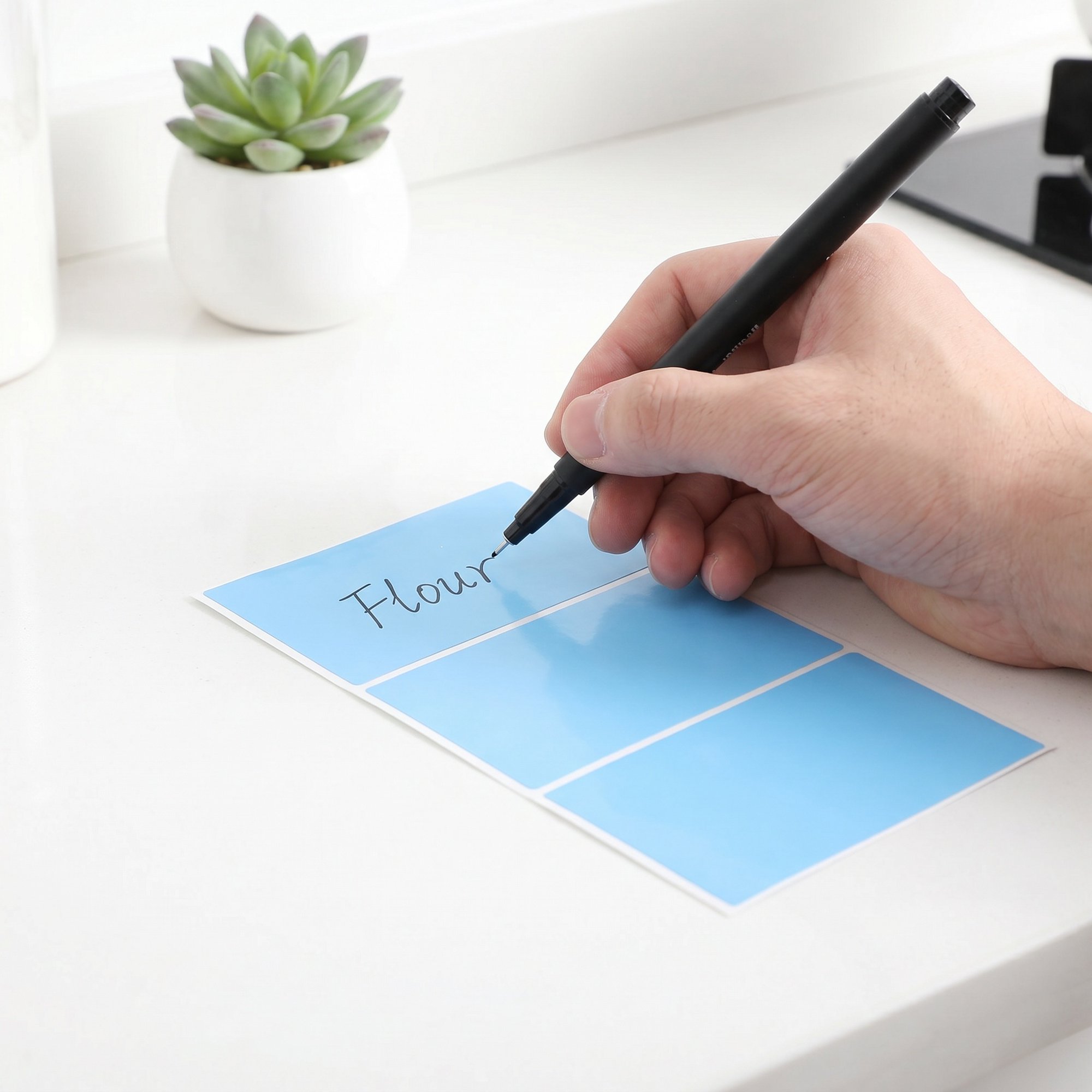 LIFKOME 150Pcs Self Adhesive Blue Removable Labels for Organizing Storage Bins Writable