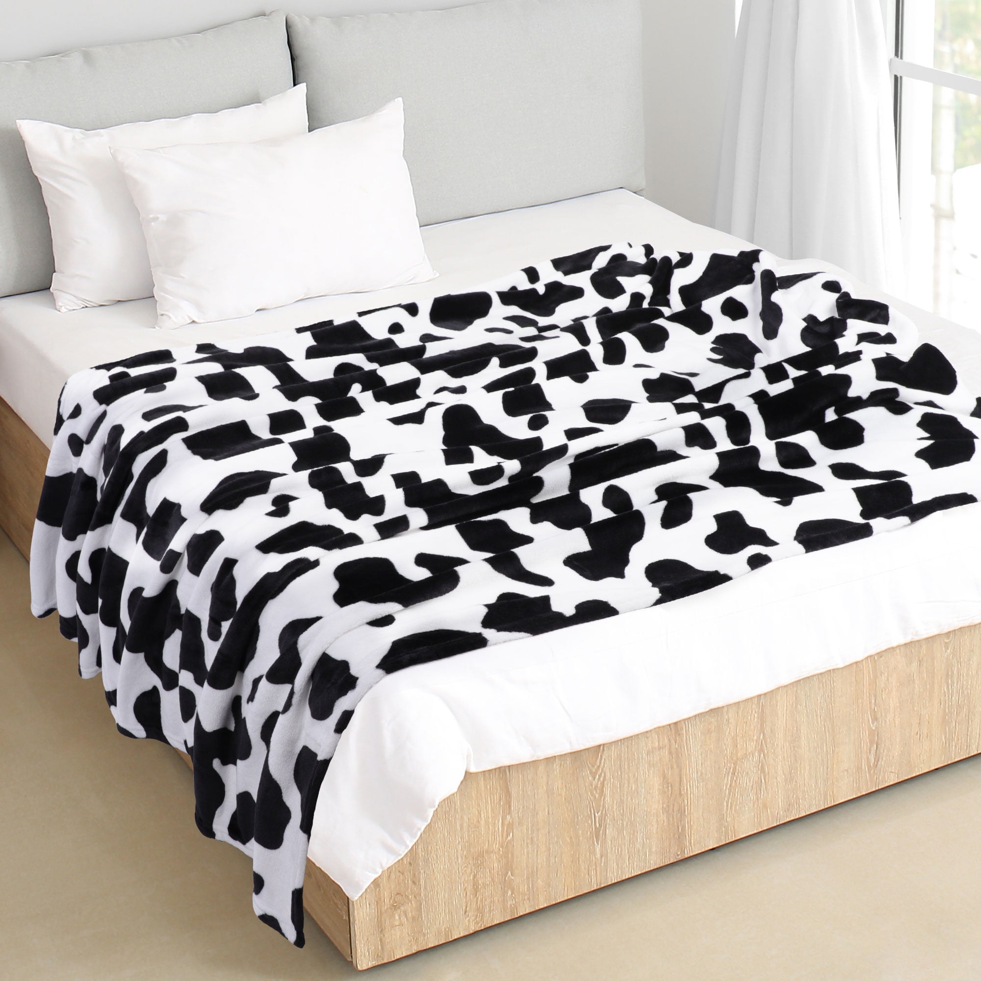 Unique Bargains Cow Printed Soft Lightweight Bed 300GSM Flannel Throw Blanket 59" x 79"