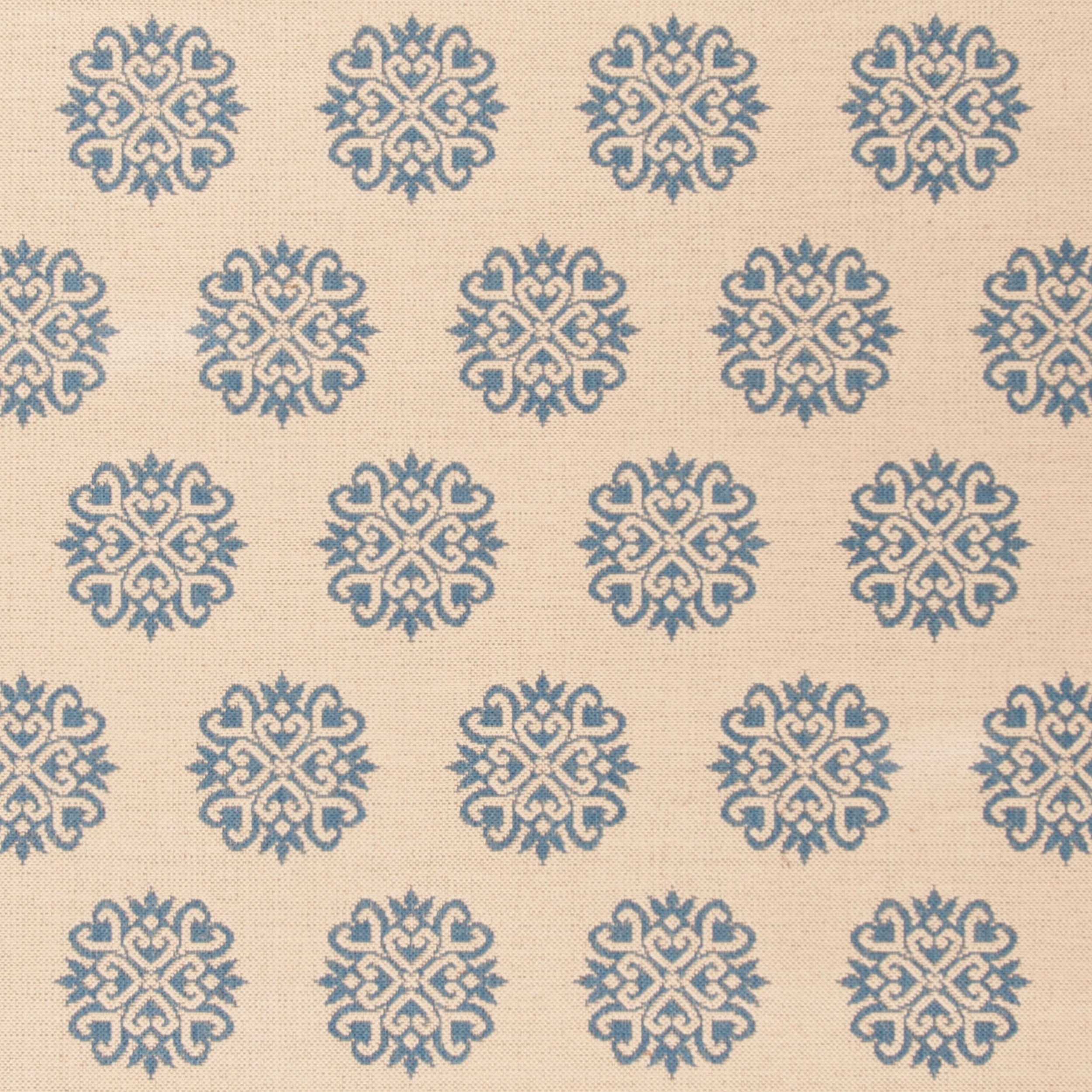 SAFAVIEH Beach House Callahan Geometric Indoor/Outdoor Area Rug Blue/Cream, 7'10" x 10' - Large - Traditional Design, Blue & Creme, Weather Resistant, Non-Shedding & Easy Cleaning, Ideal for Patio, E