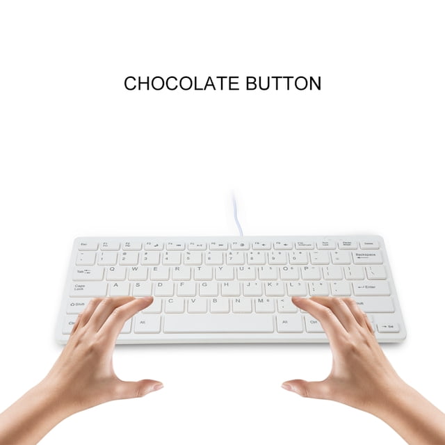 teclado usb mini teclado con botones de chocolate teclado elegante y portátil para escritorio, uso de laptop en el hogar y la oficina blanca: vista frontal centrada de mini teclado USB blanco de 78 teclas con teclas tipo chocolate y cable en la parte superior; manos sobre las teclas muestran uso ergonómico, diseño compacto y transporte ligero, adecuado para escritorio, laptop y viajes cortos.