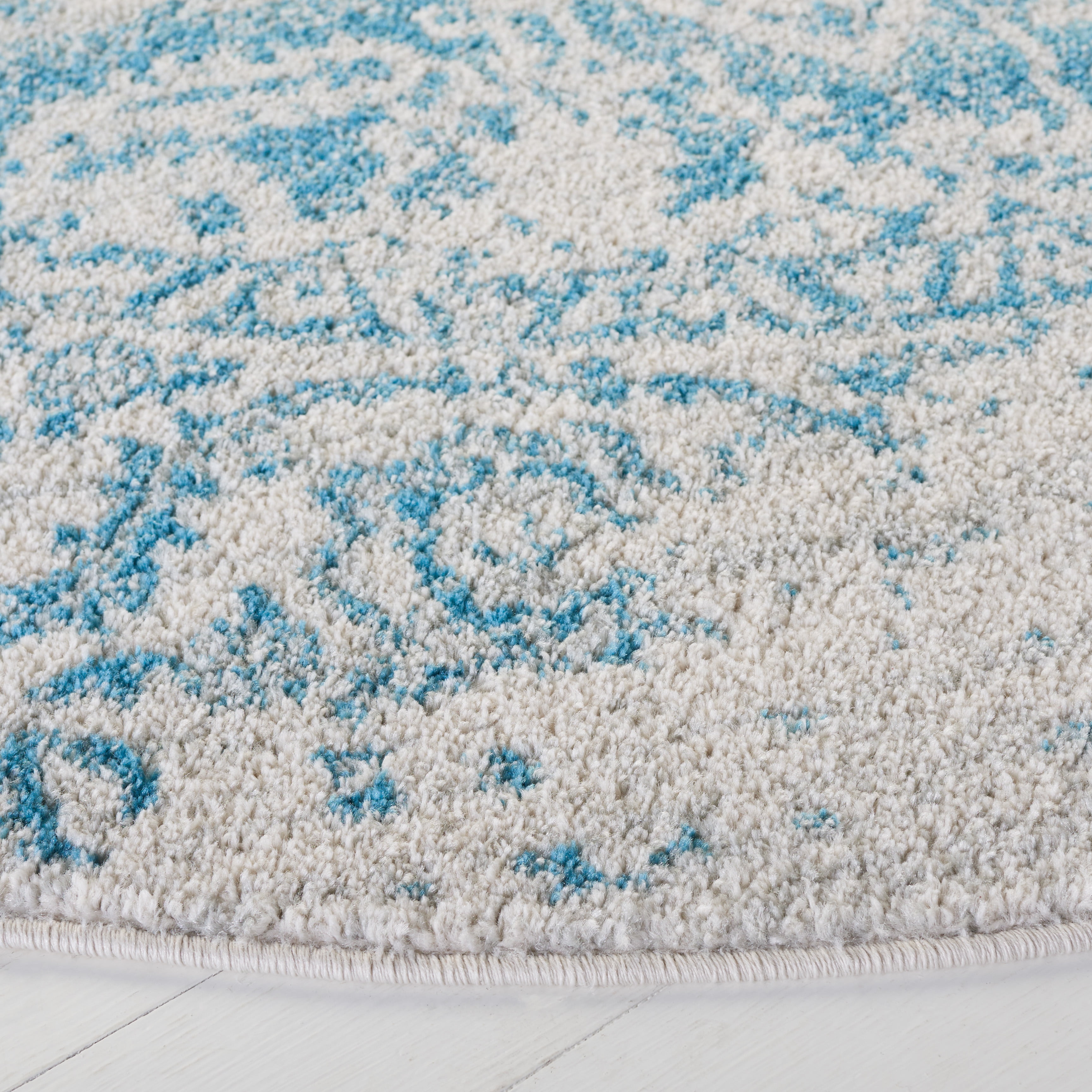 Safavieh Madison Katina Traditional Oriental Area Rug, Teal/Ivory, 3' x 3' Round