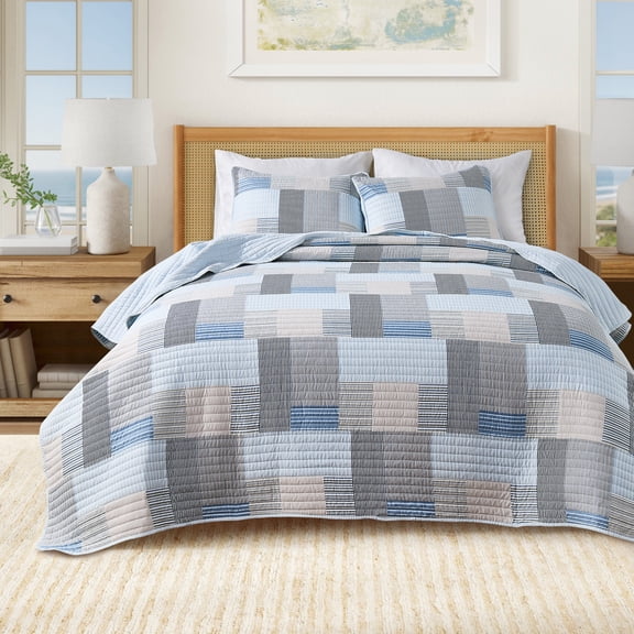 Striped Quilt Set - Lightweight, Soft, All-Season - 2-Piece Reversible Patchwork Bedding Set (Twin / Twin XL, Blue Stripe Patchwork)