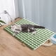 thumbnail image 5 of Camas y tapetes de peluche para mascotas de invierno: perfectos para perros y gatos, ya que brindan calidez y una apariencia más gruesa para dormir., 5 of 6