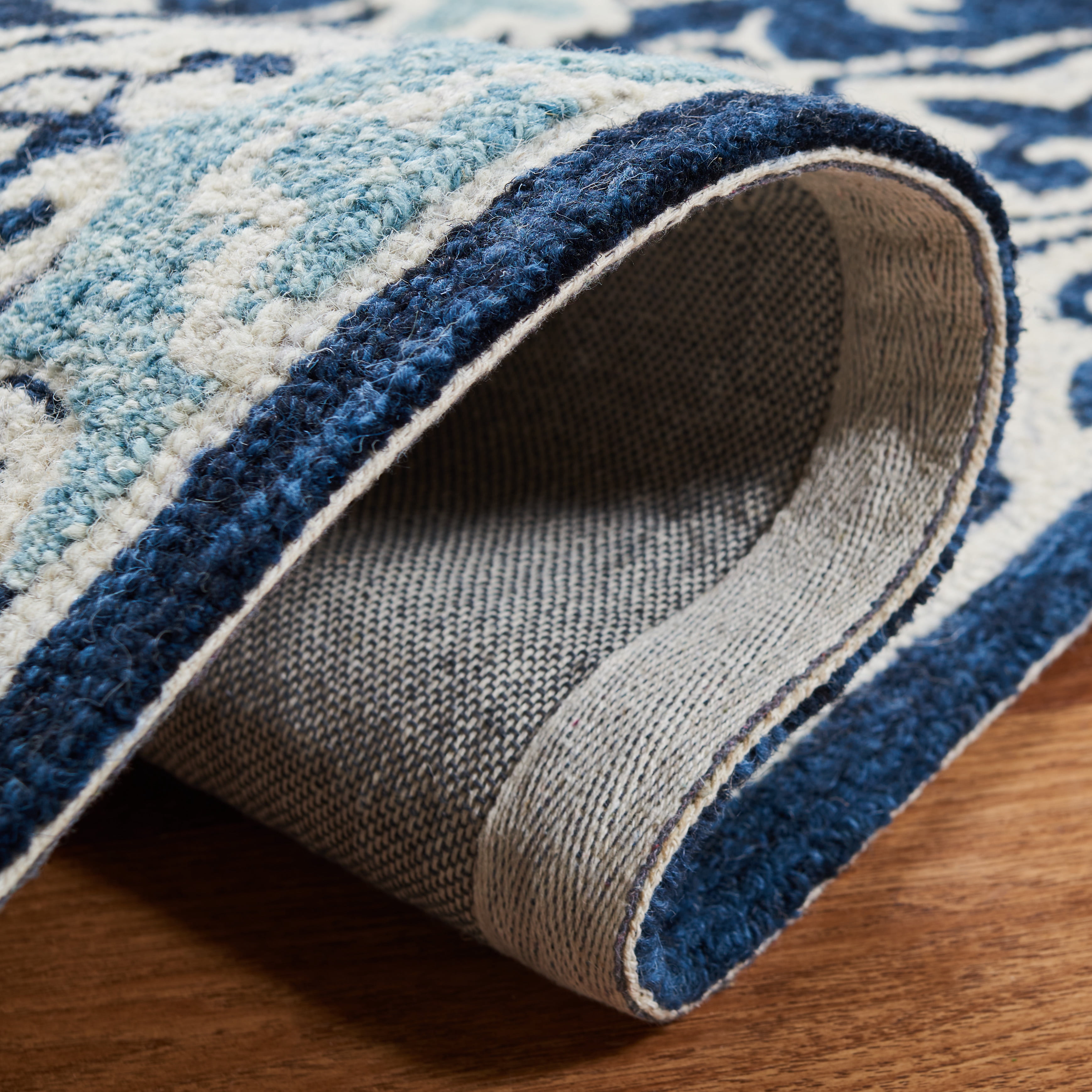 SAFAVIEH Roslyn Aleta Geometric Area Rug, Navy/Light Blue, 9' x 12'