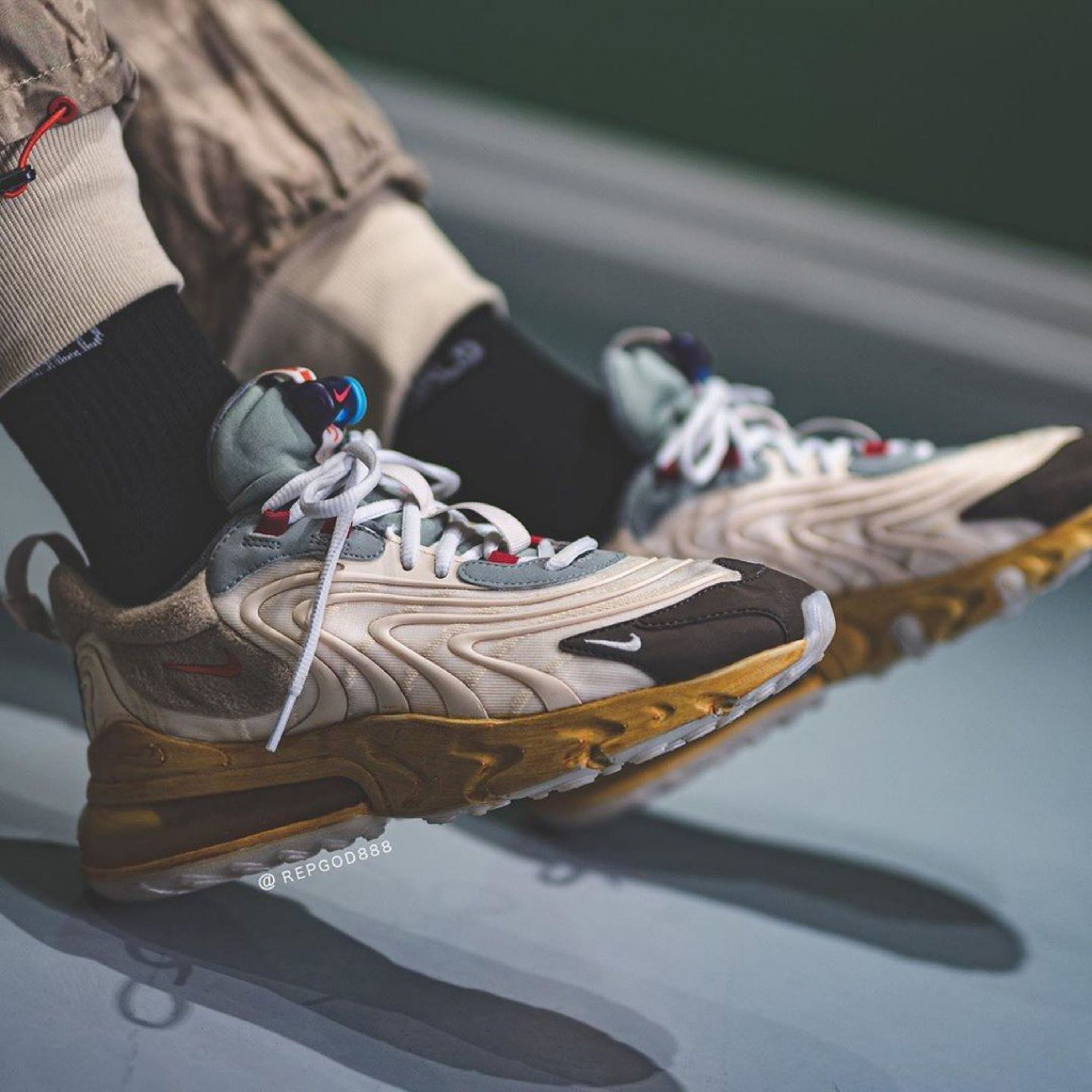 nike react 270 travis scott