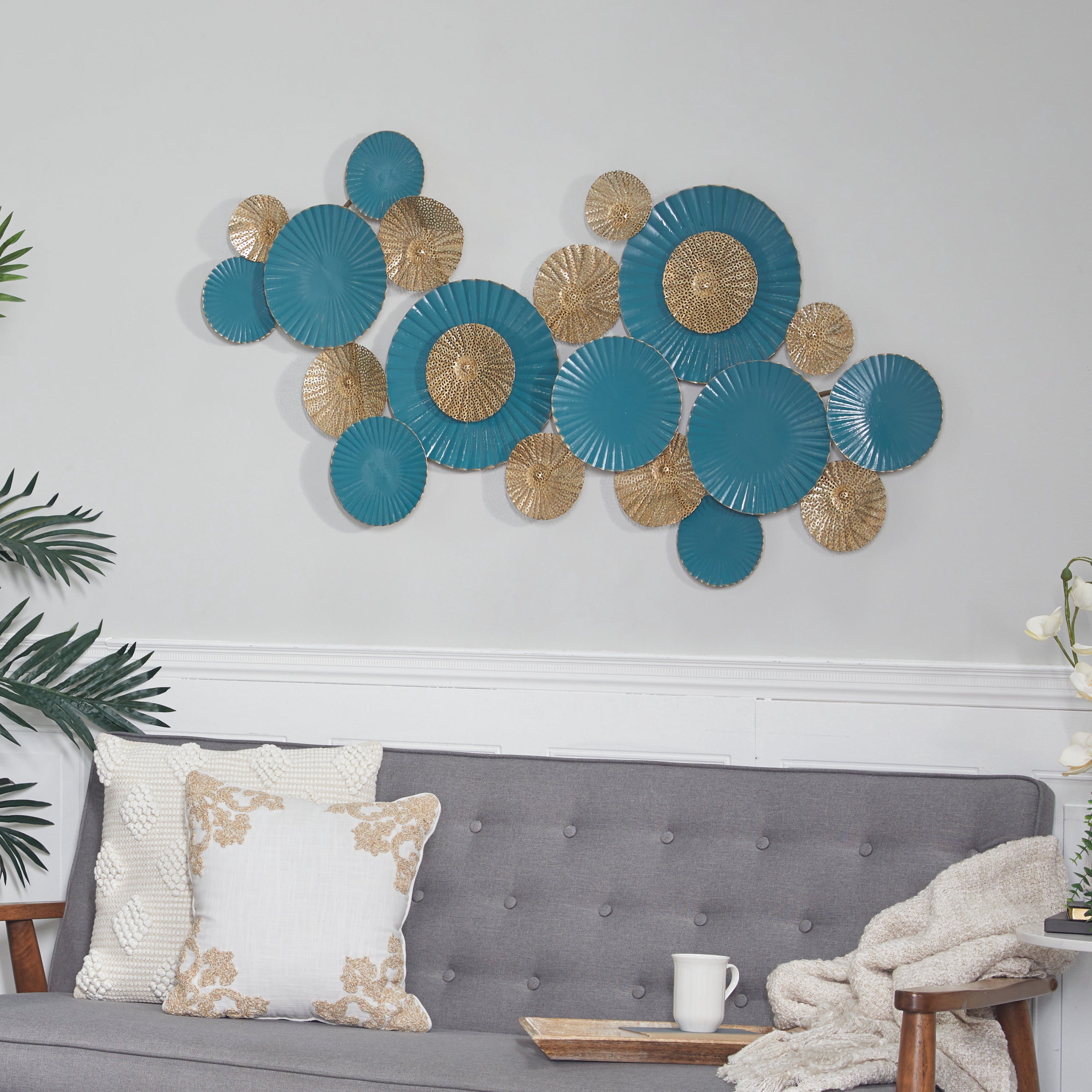 DecMode Teal Metal Plate Wall Decor with Textured Pattern